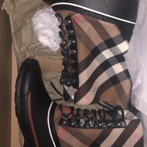 Burberry boots